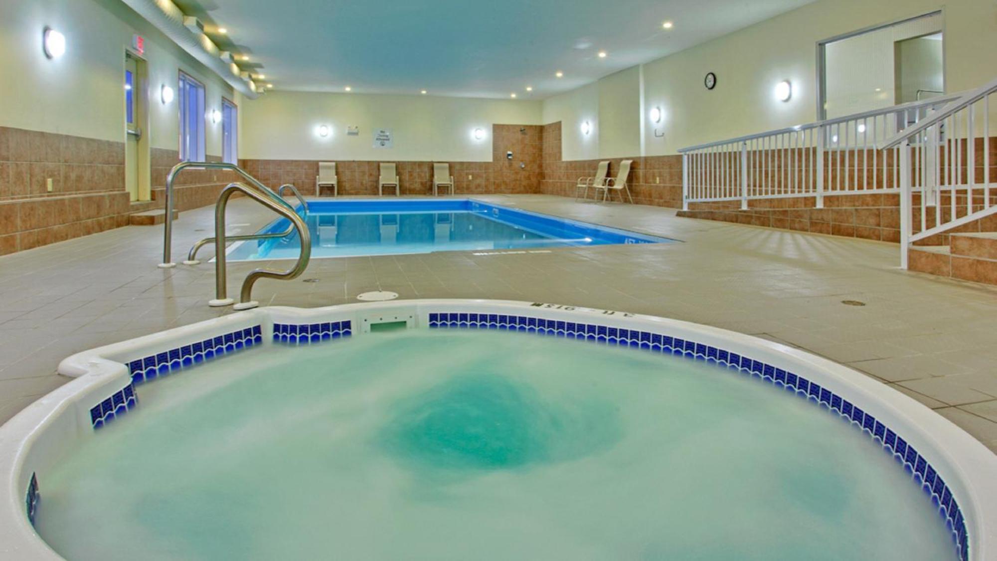 Holiday Inn Express Hotel & Suites Swift Current By Ihg Exterior foto