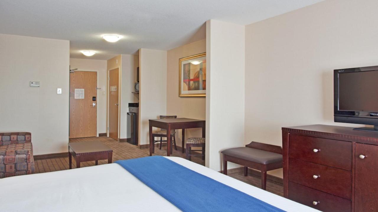 Holiday Inn Express Hotel & Suites Swift Current By Ihg Exterior foto
