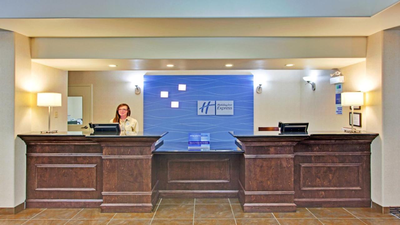 Holiday Inn Express Hotel & Suites Swift Current By Ihg Exterior foto